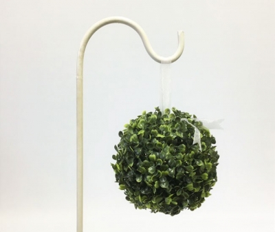 Green ball aisle decor $5.50