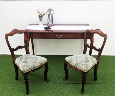 Queen Anne Desk and chairs $120.00 set