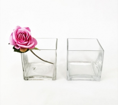 Square glass vases 15cm x 15cm $8.80each