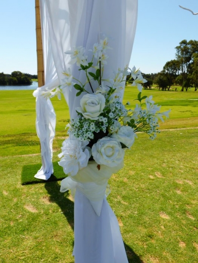 Arch flower arrangement