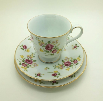 Cup and saucer trio set $3.50 set