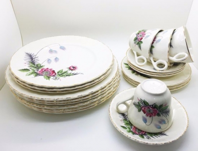 Vintage dinner set $24.00 set